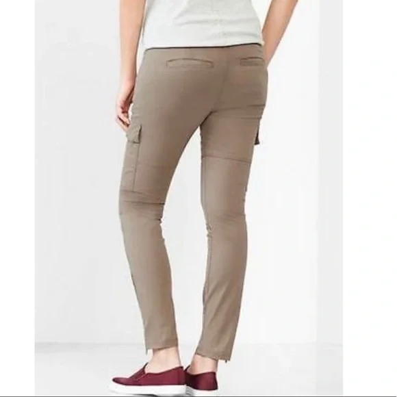 NWT GAP Maternity Pants Skinny Fit Lightweight Khakis Cargo Ankle Length - Picture 2 of 3